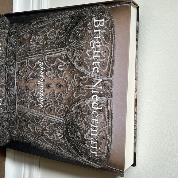 Christian Dior Large Coffee table book. - Picture 3 of 11